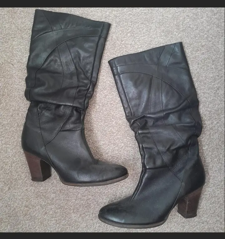 Size 7 Clarks black leather slouch boots