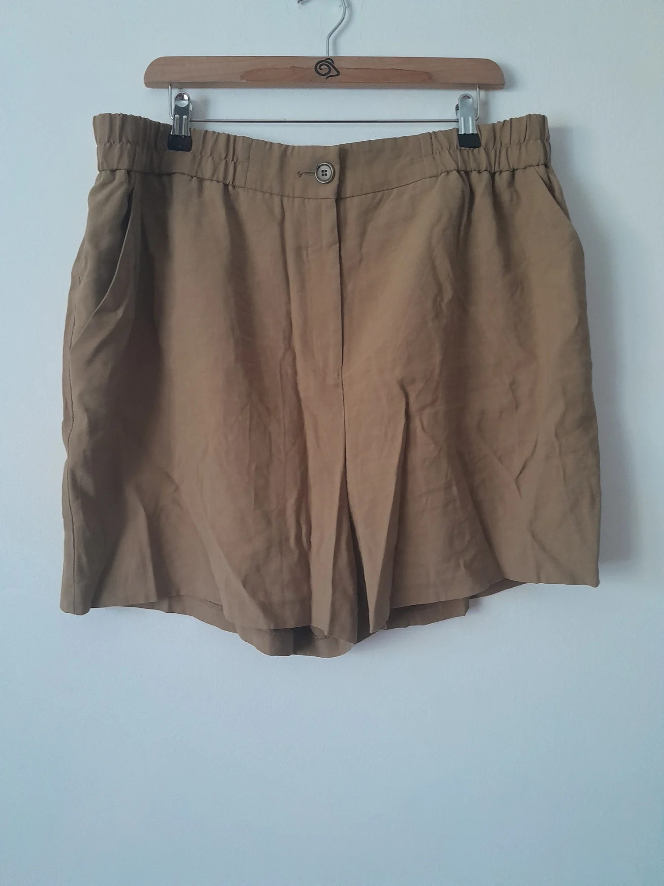 Size 20 khaki shorts elasticated waist