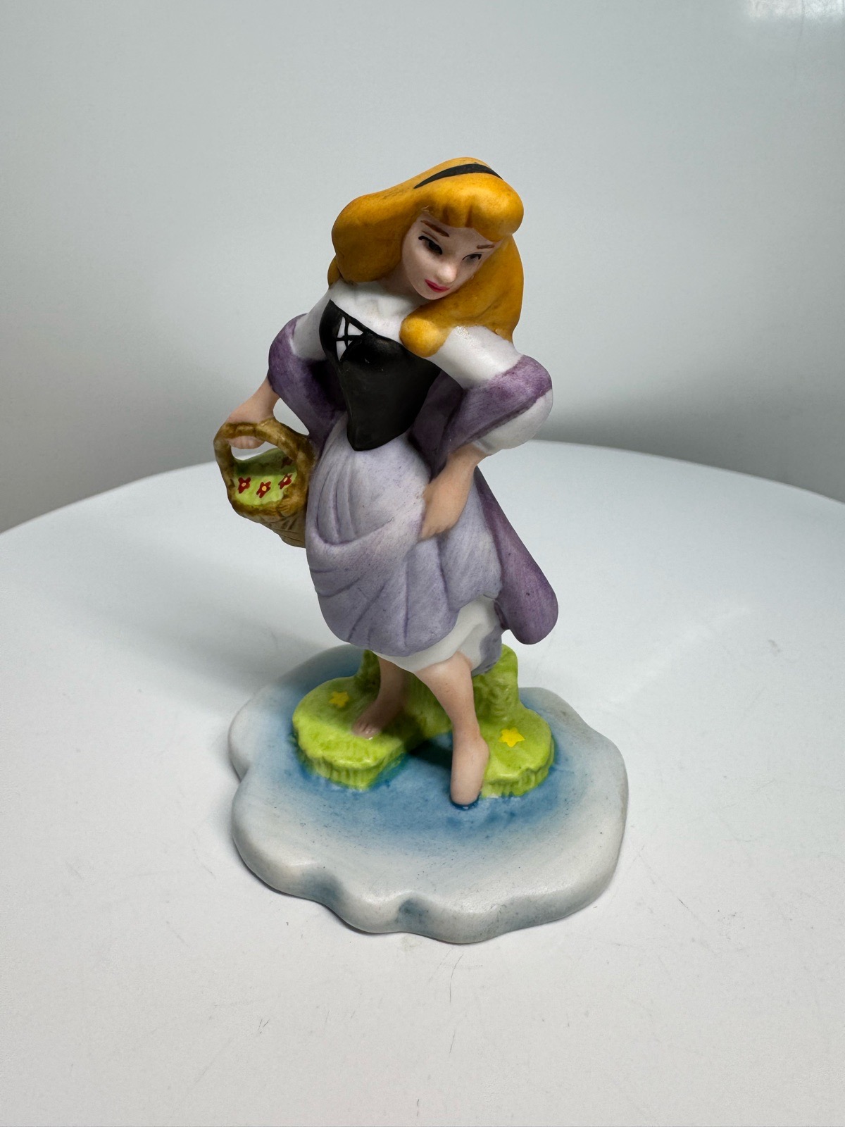 Disney Sleeping Beauty Aurora Grolier Porcelain Figurine