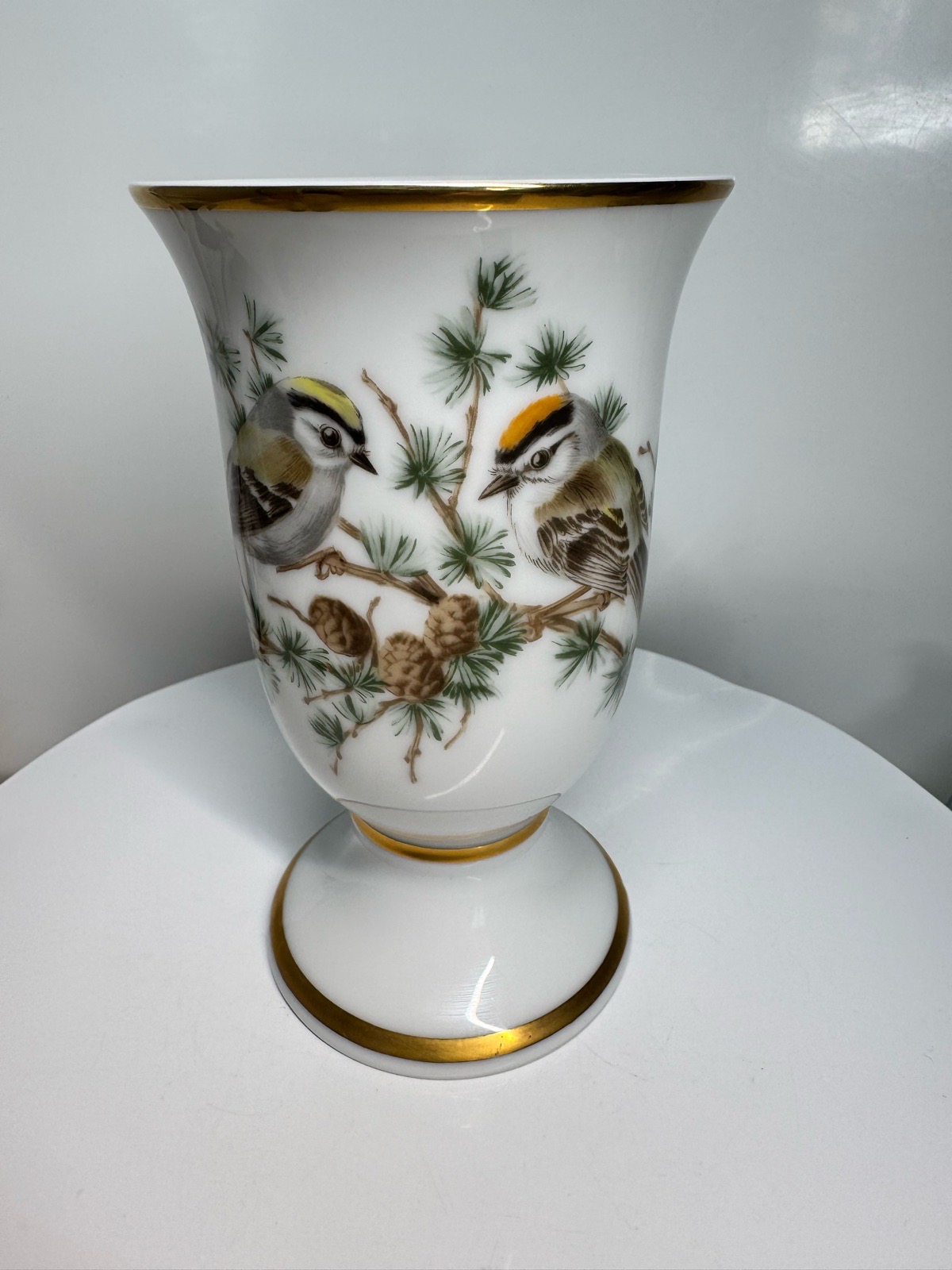 1981 Franklin Porcelain Oiseaux Chanteurs Europe Bird Vase Gold Trim 13cm