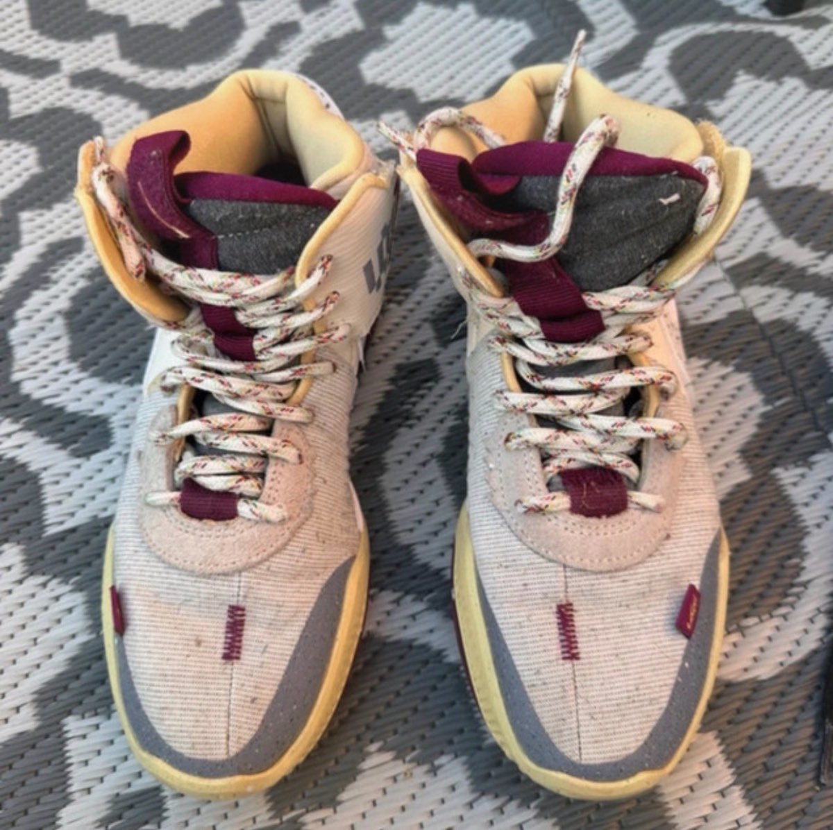 Nike Size 6 High Top Trainers