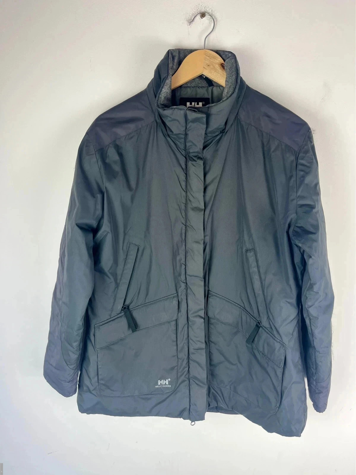 Helly Hansen dark grey quilted windbreaker winter jacket / men’s small /