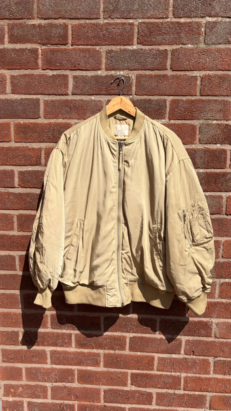 H&M beige windbreaker bomber jacket men’s medium
