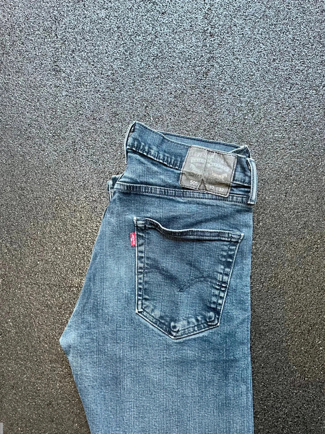 Levi’s 505 straight fit navy jeans men’s W32 L31 altered
