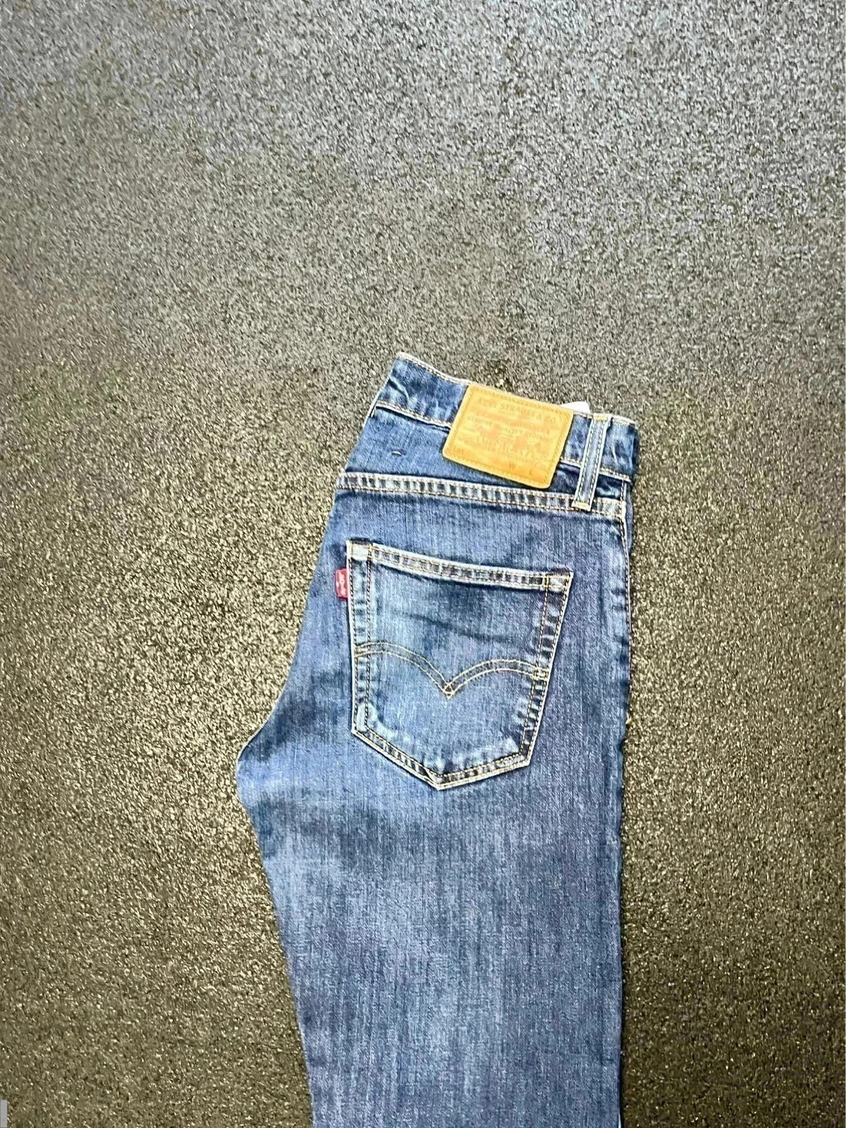 Levi’s premium slim tapered strong navy jeans men’s W29 L30 altered leg