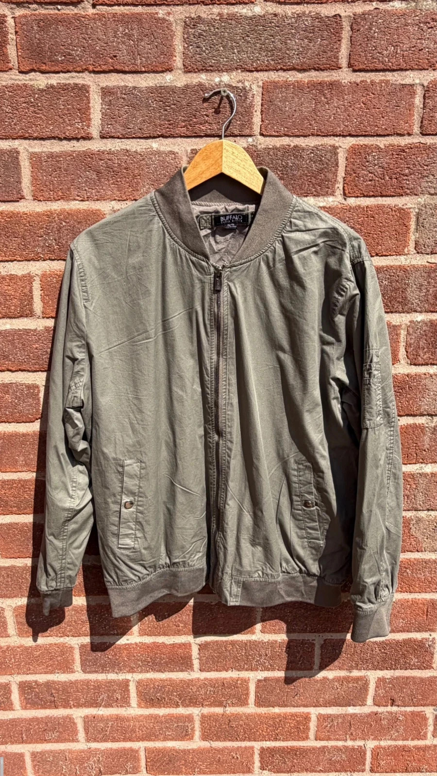 Buffalo grey windbreaker jacket women’s XL