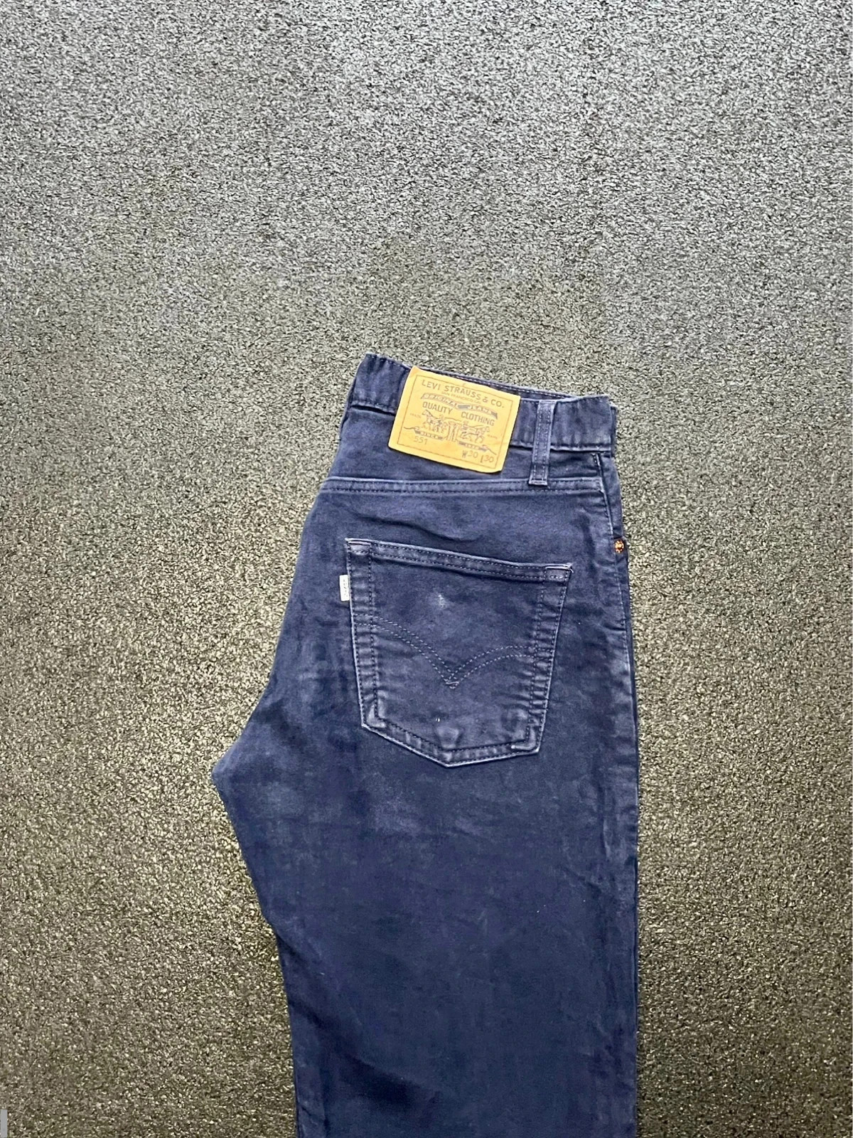 Levi’s vintage 551 slim straight button fly fit navy blue women’s uk 10 w28 L30 altered waist