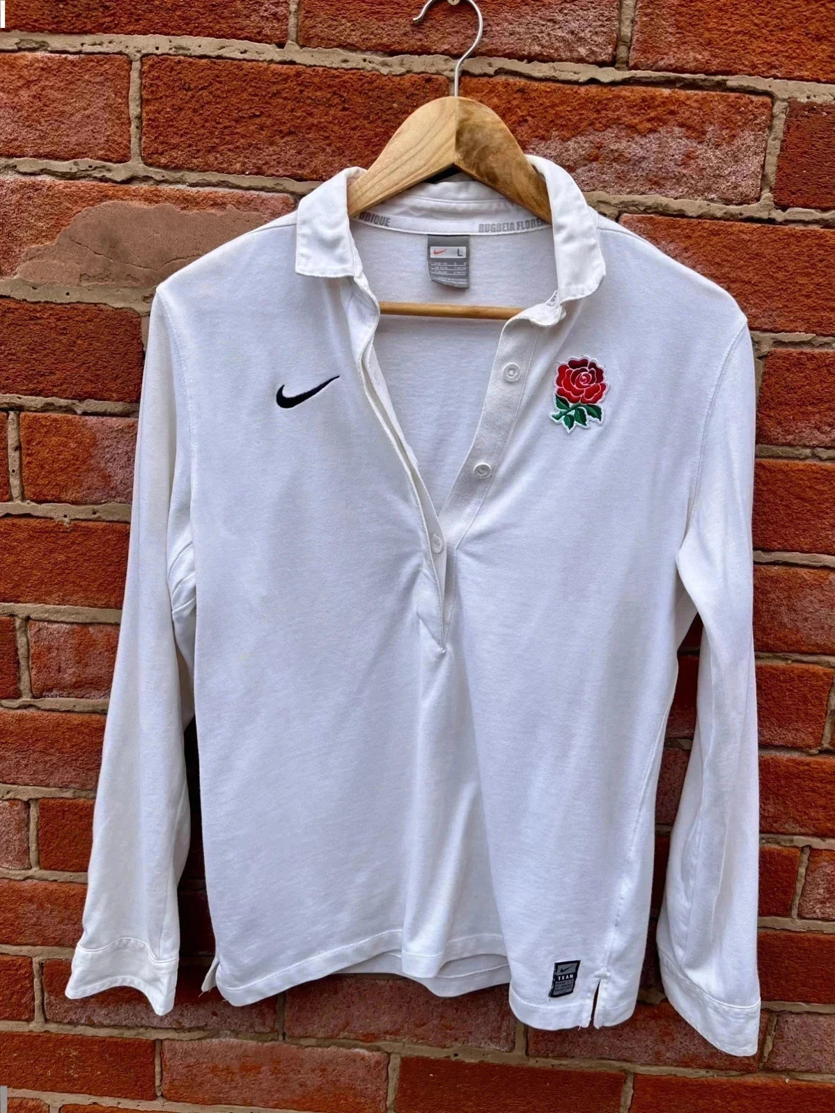 Nike England rugby shirt championship athletic clothing boys large
