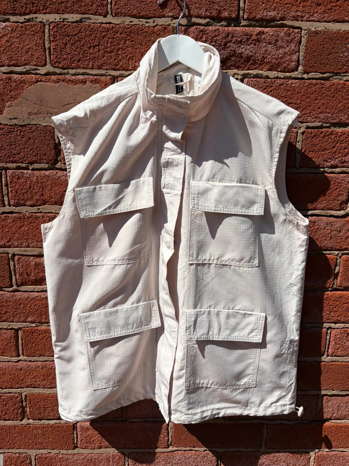 Divided multi pocket tactical utility vest cream men’s medium