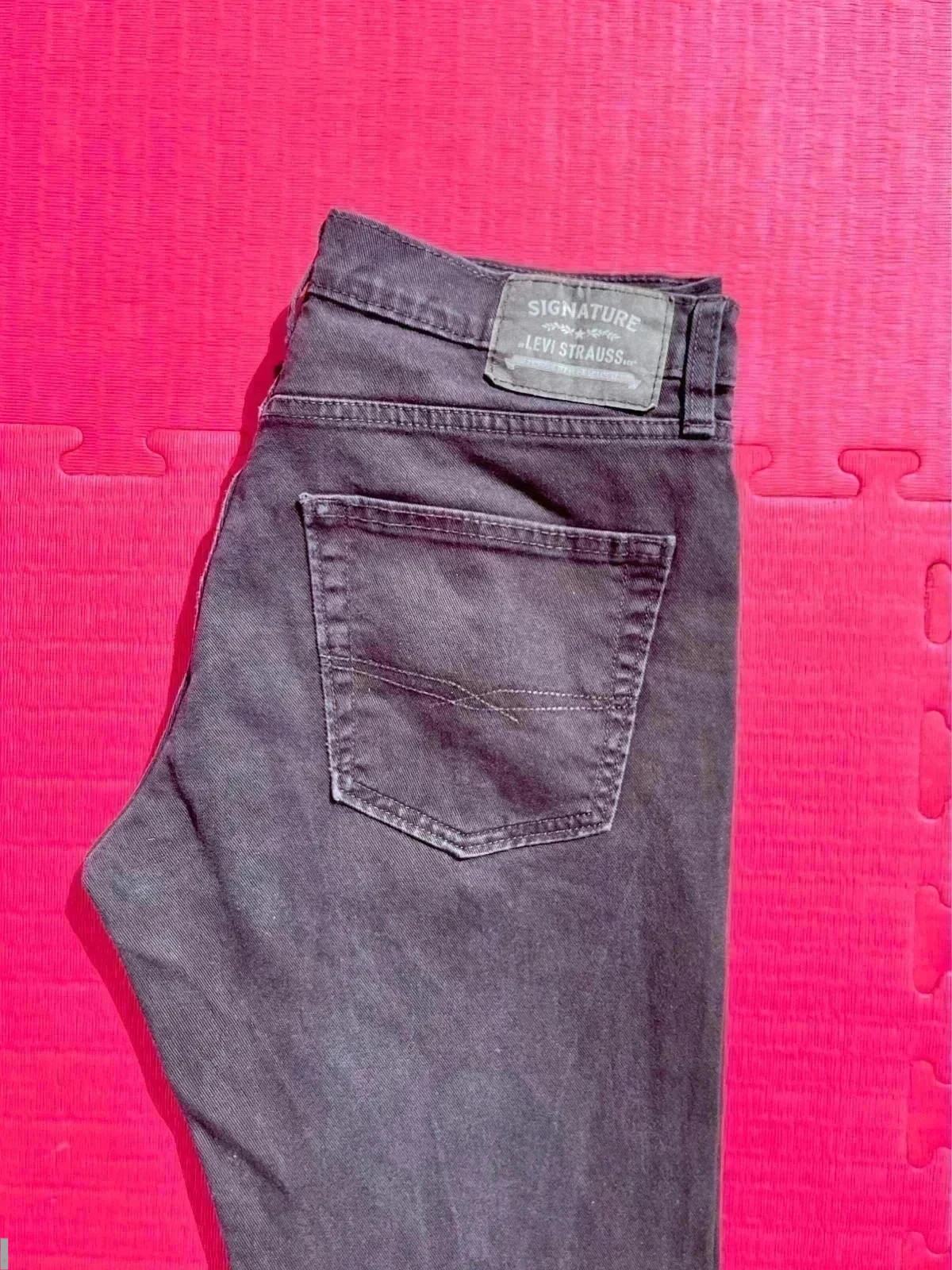 Levi’s signature vintage men’s W32 L29 altered / stretch / black vintage jeans