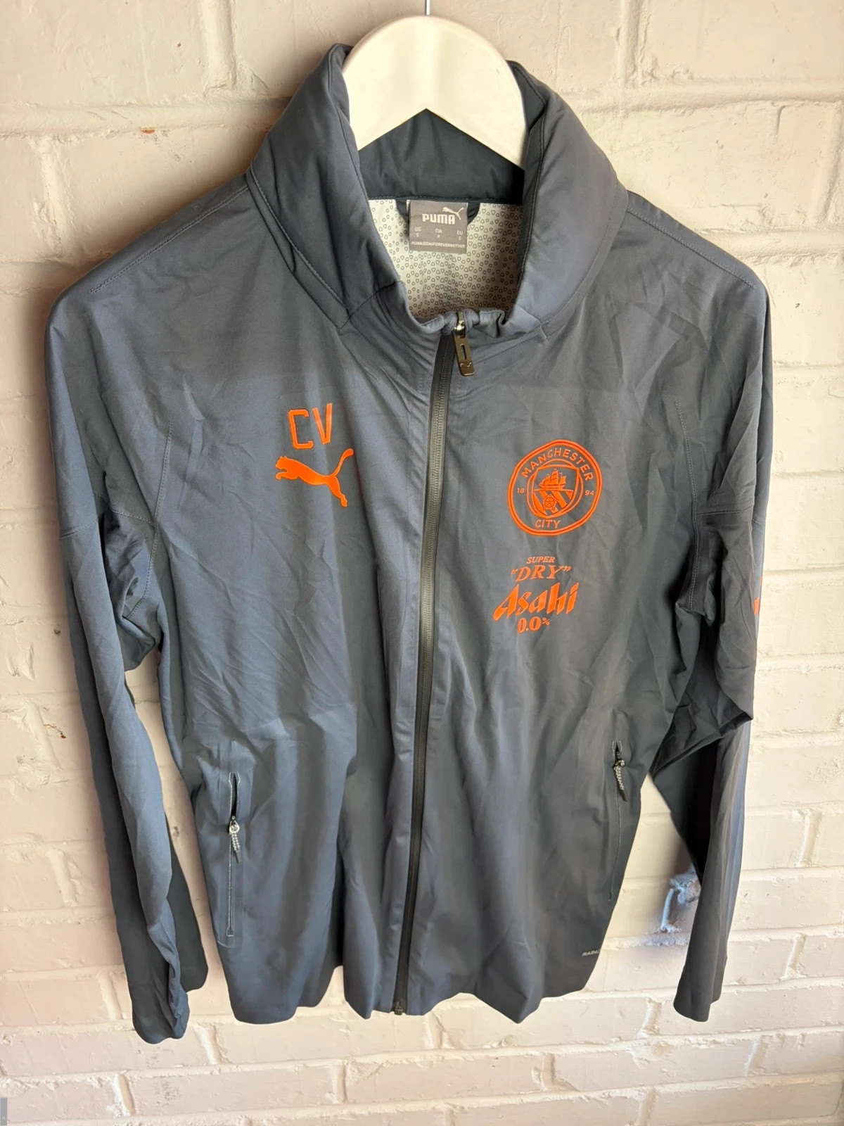 Manchester City CV puma rain cell training jacket with hood grey men’s small
