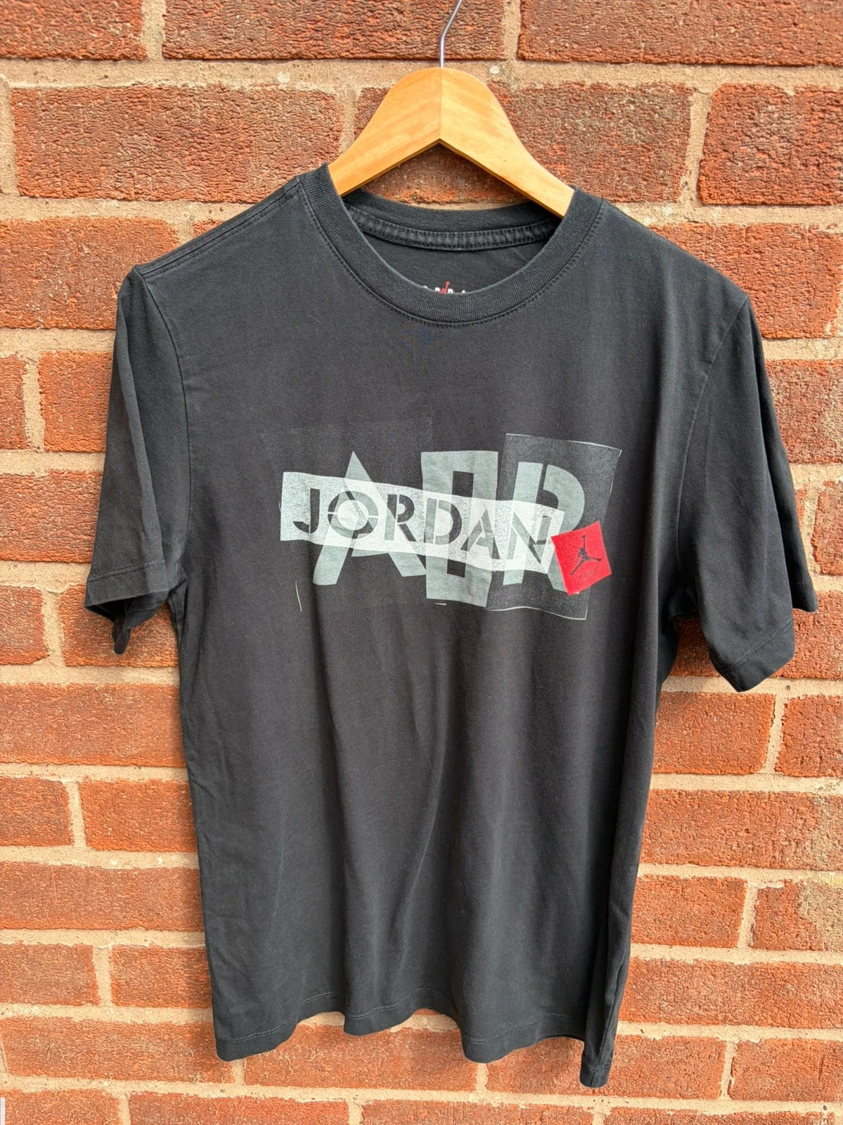 Jordan black print tee men’s medium