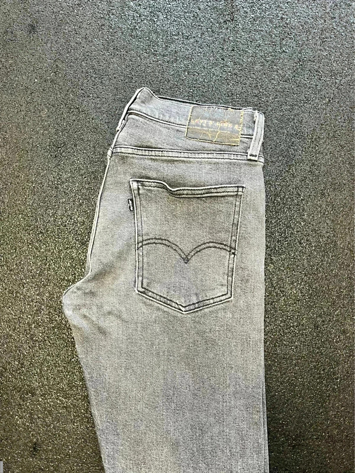 Levi’s line 8 men’s W28 L33 grey stretch slim tapered jeans