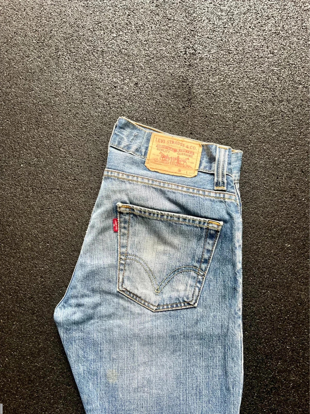 Levi’s vintage 506 standard slim straight fit men’s W30 L32 altered blue