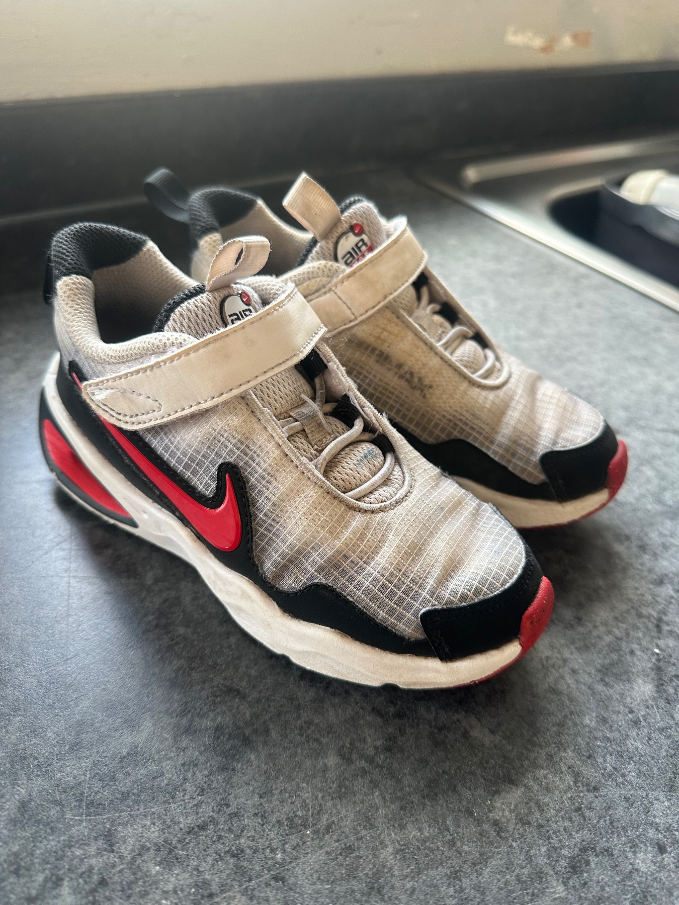 Nike Air Max Kids Trainers Grey Black Red UK Size 11