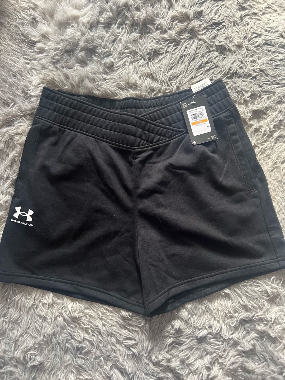 Women’s under armour black shorts small