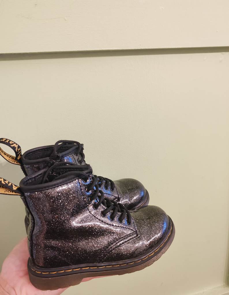 Dr Martens Girls Toddler Boots Size UK9 Child Glitter Black Classics School Smart Winter Autumn