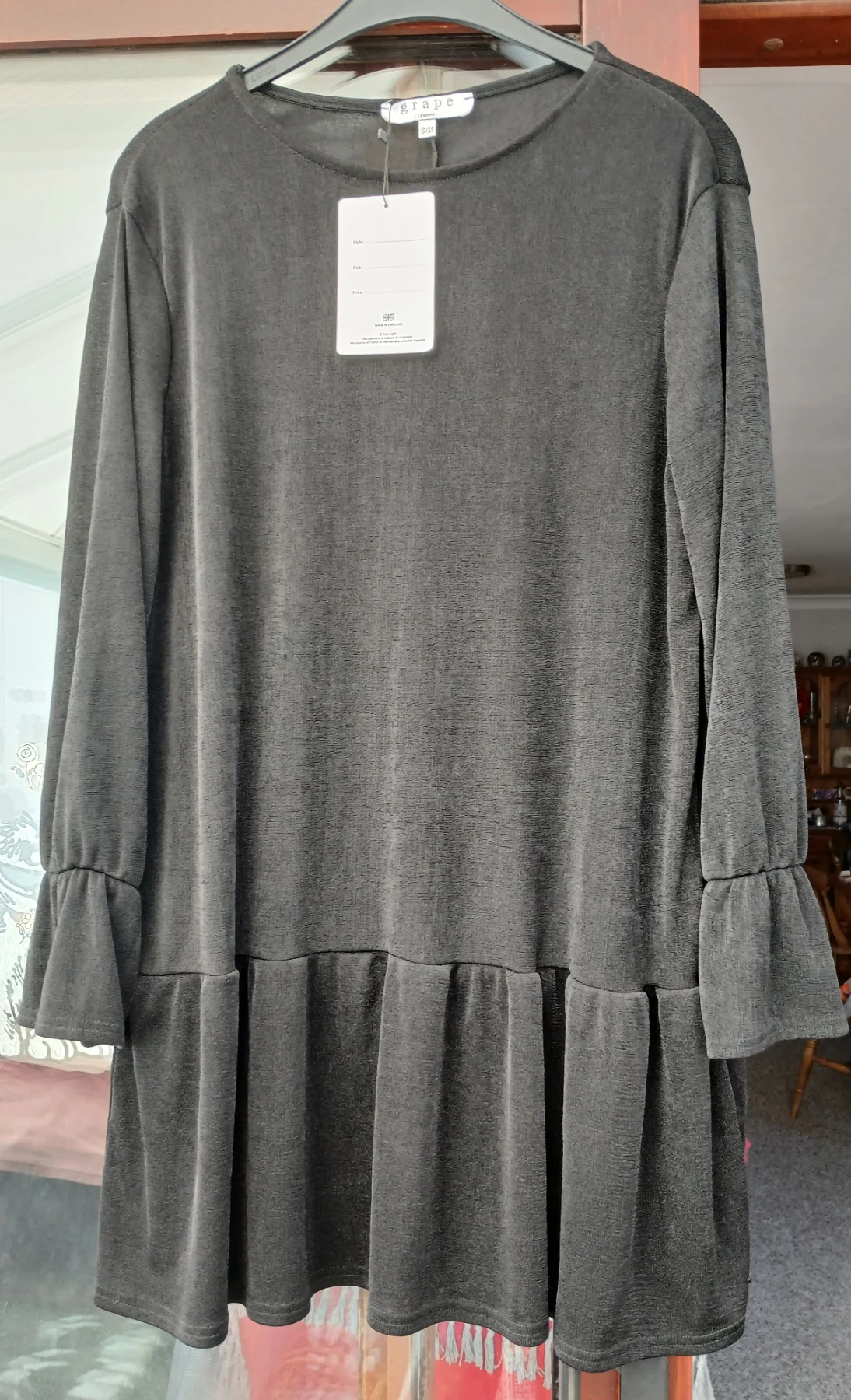 New Ladies Autumn Grape 3/4 Sleeve Oversize Top Size Small/Medium Black