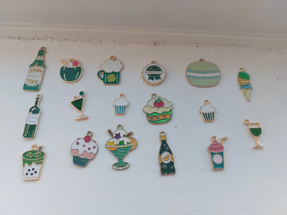 17 food and drink themed charms - green and gold