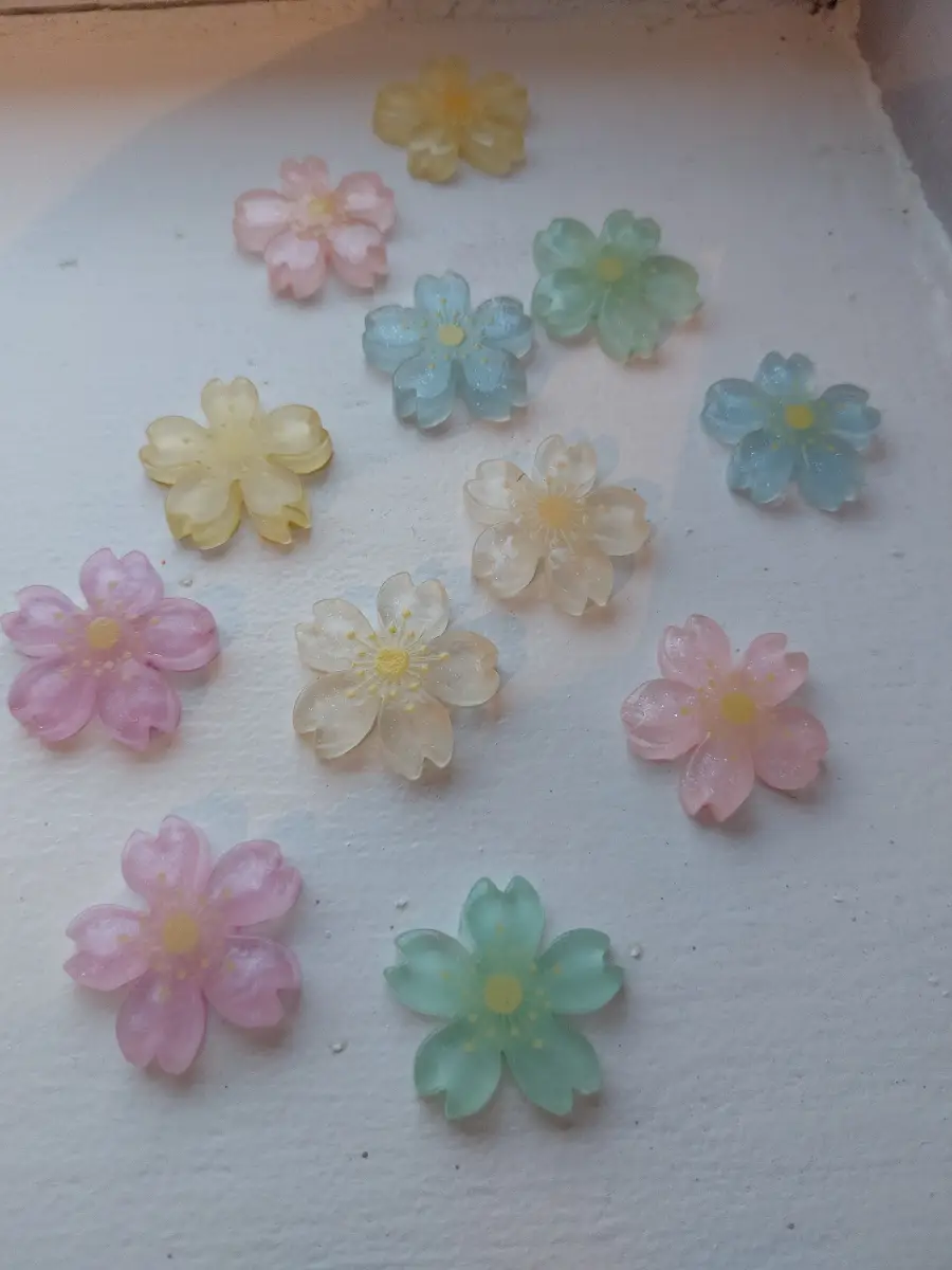 12 flat back flower cabuchon embellishments