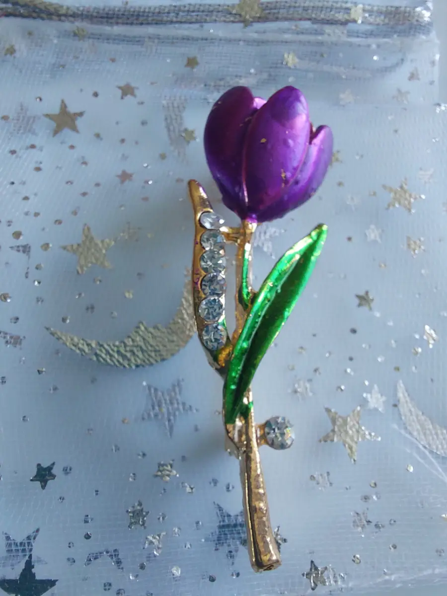 Purple tulip brooch