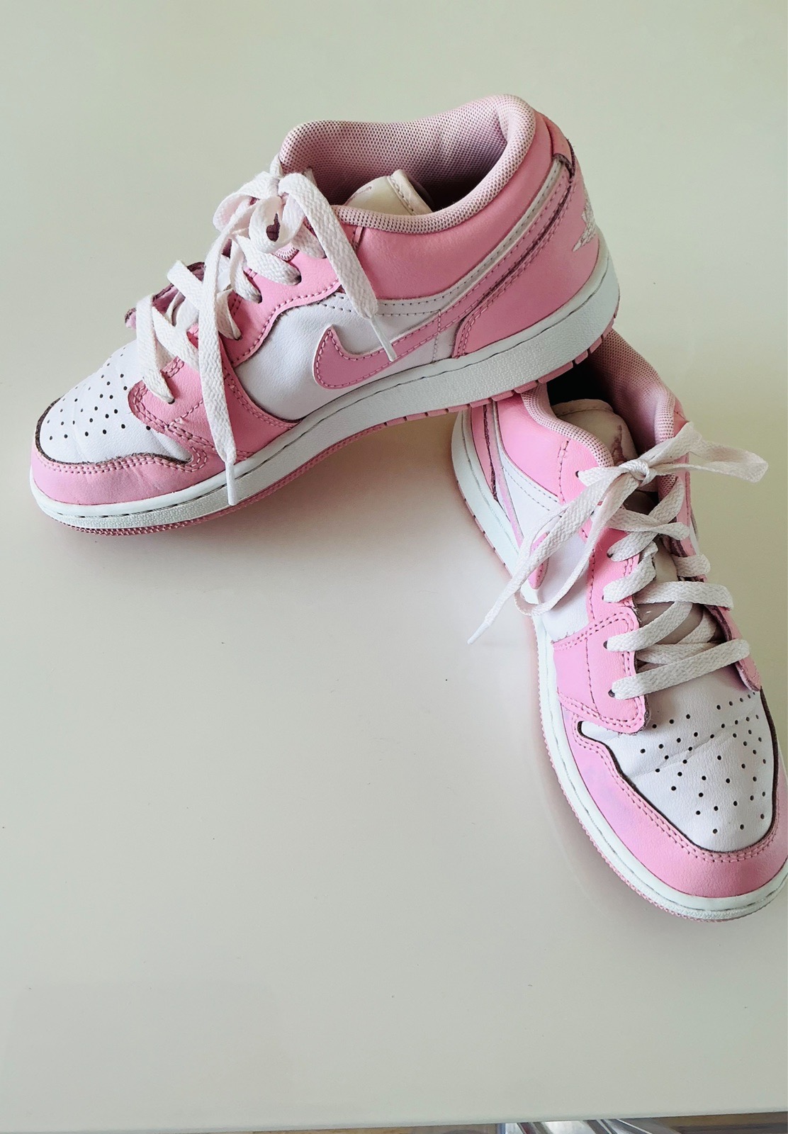 Nike Air Jordan 1 Low GS trainers, pink/white, size Uk 4