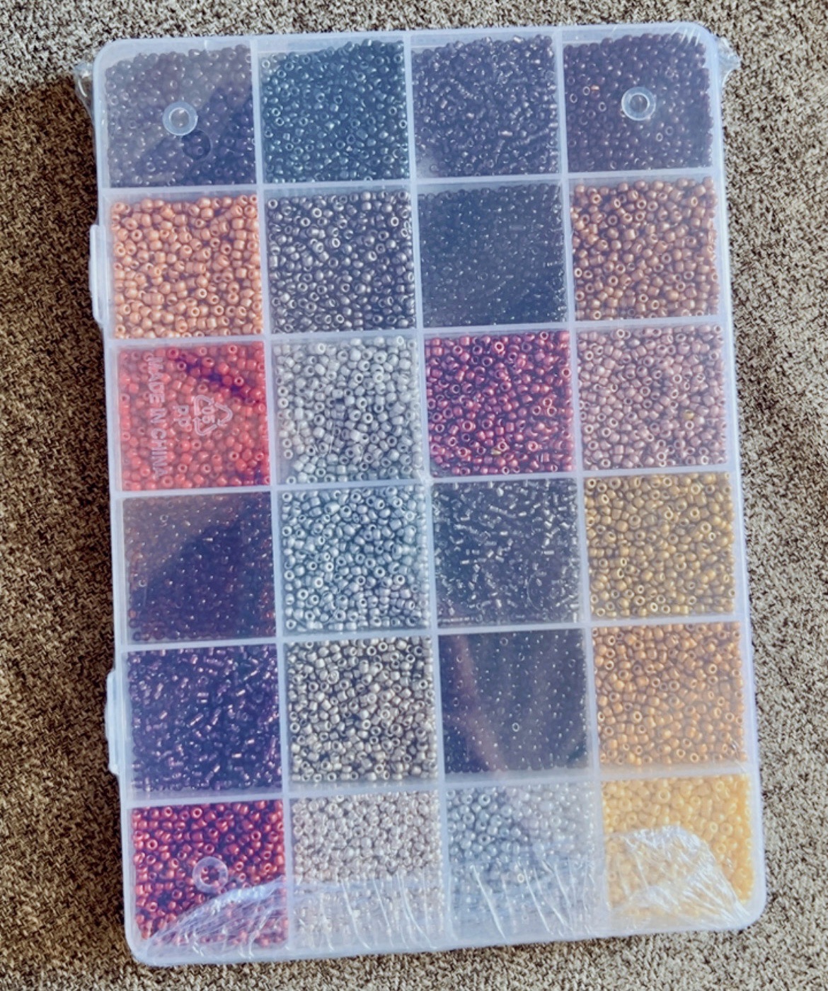 Metallic colour seed beads