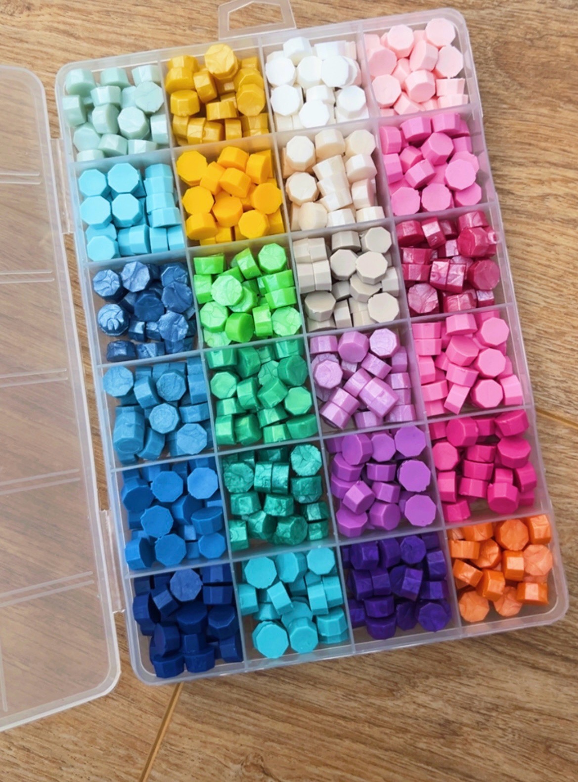 Sealing wax beads