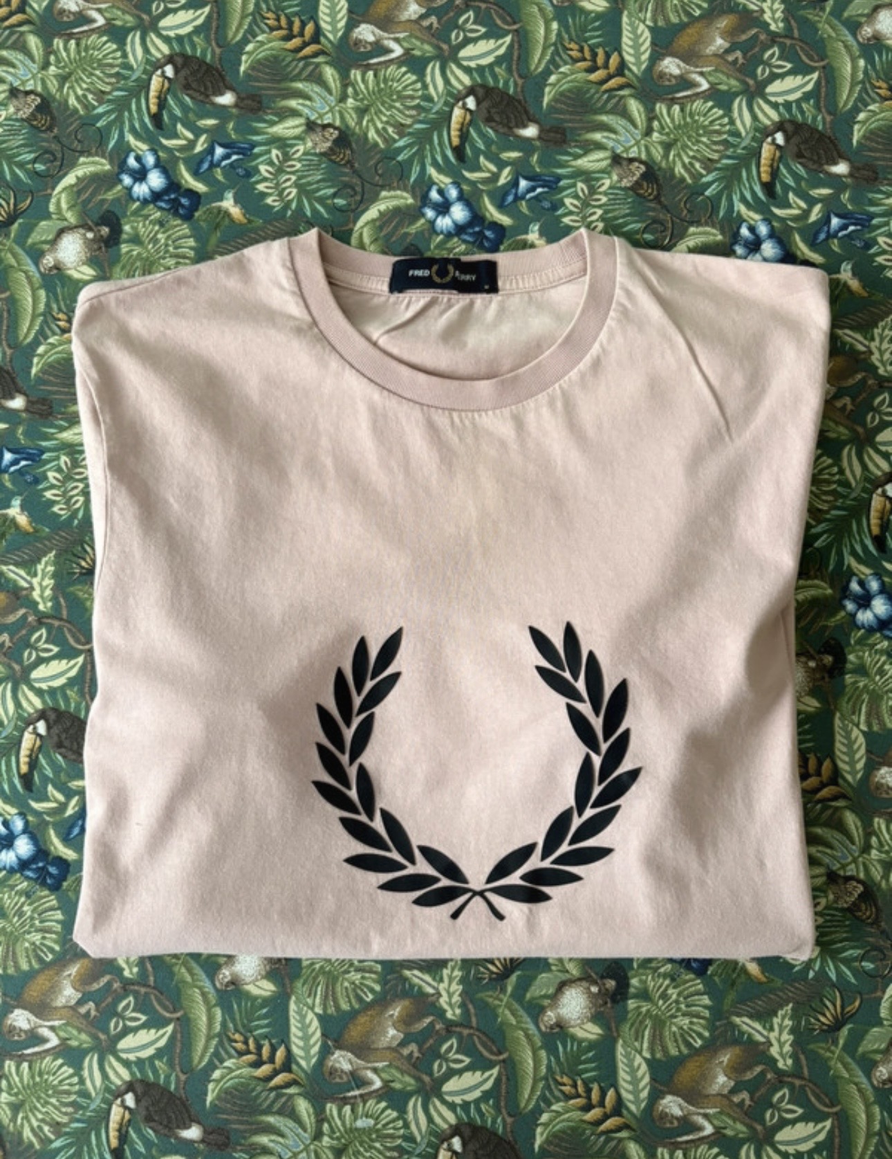 Fred Perry Pink Laurel Wreath T Shirt Medium Designer Logo Tee