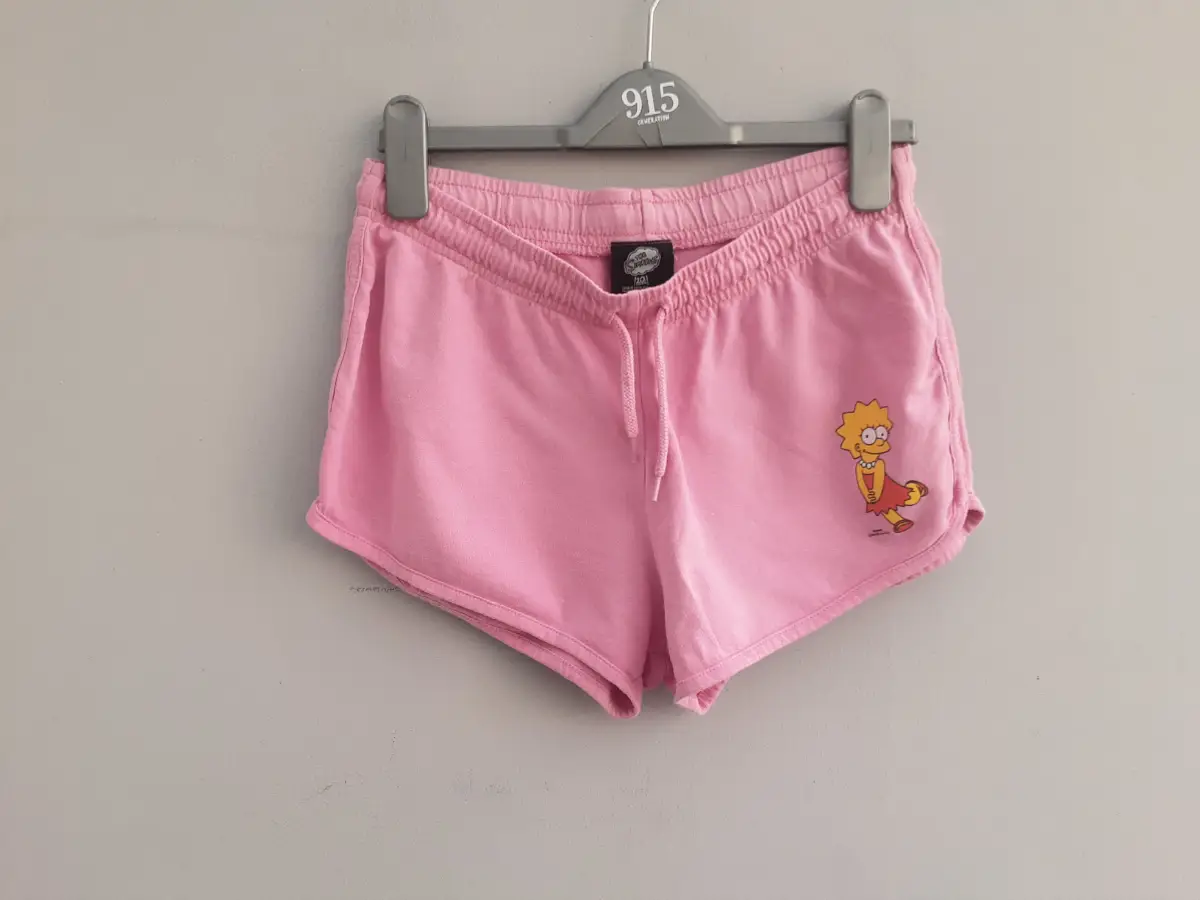 Lisa simpson shorts size 6