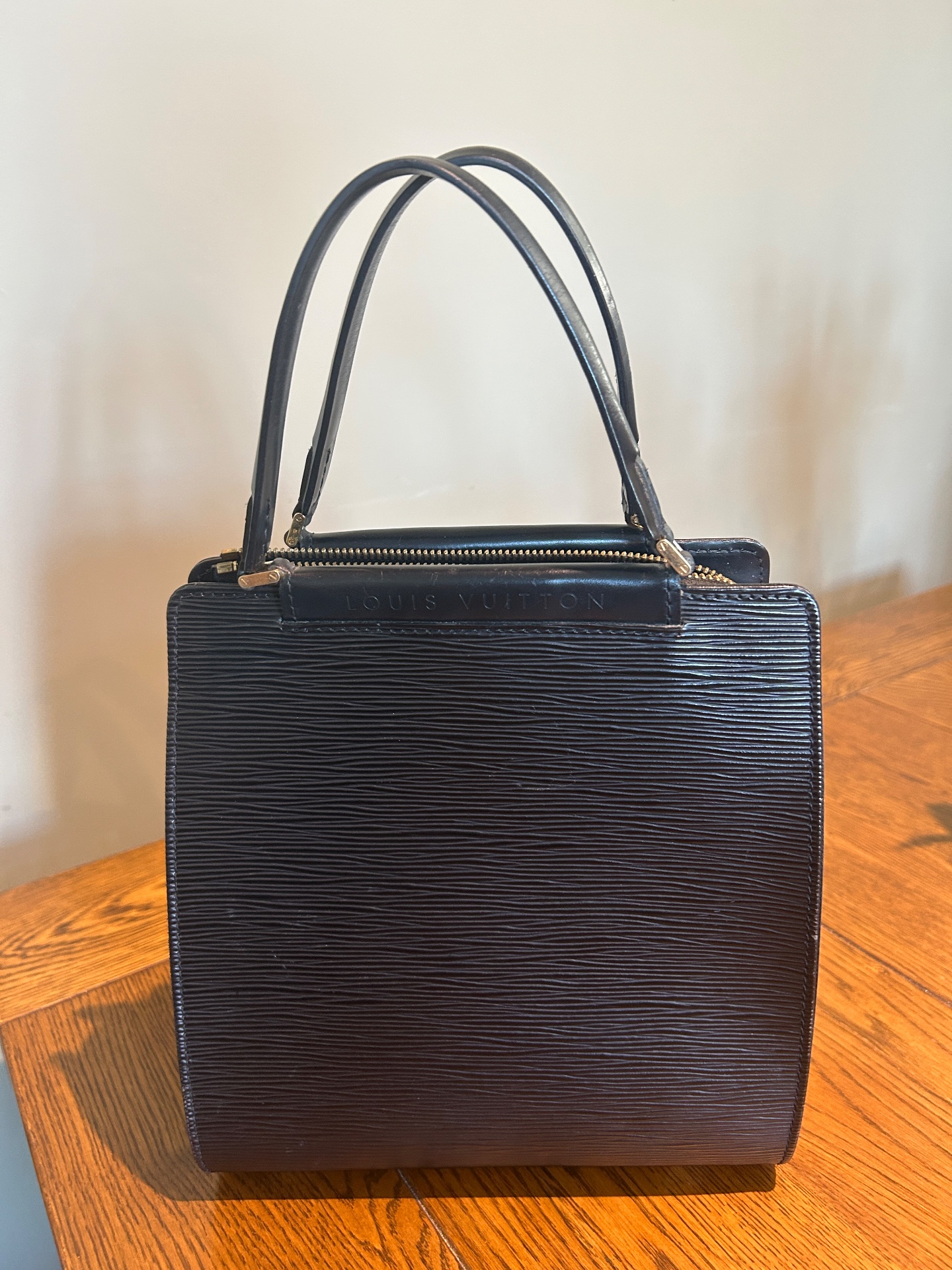 Louis Vuitton Figaria PM