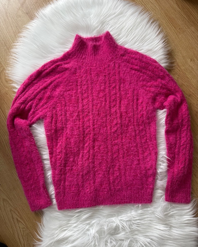 Women’s sweater