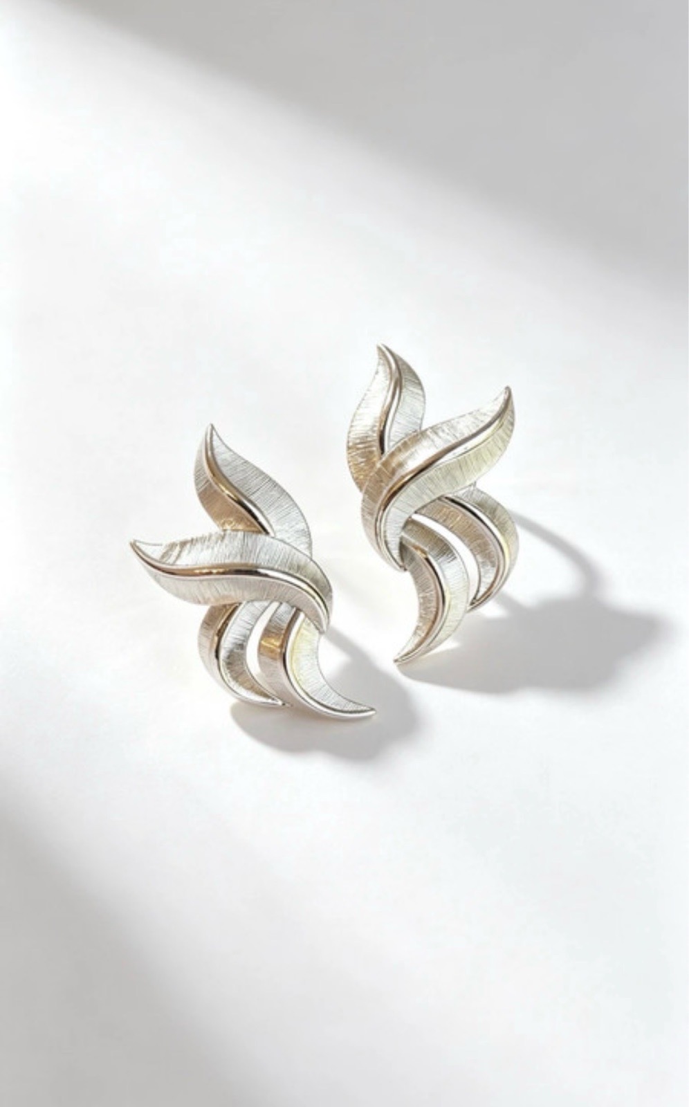 Vintage Crown Trifari Signed Clip On Earrings Silver Tone Leaf Feather Statement Design