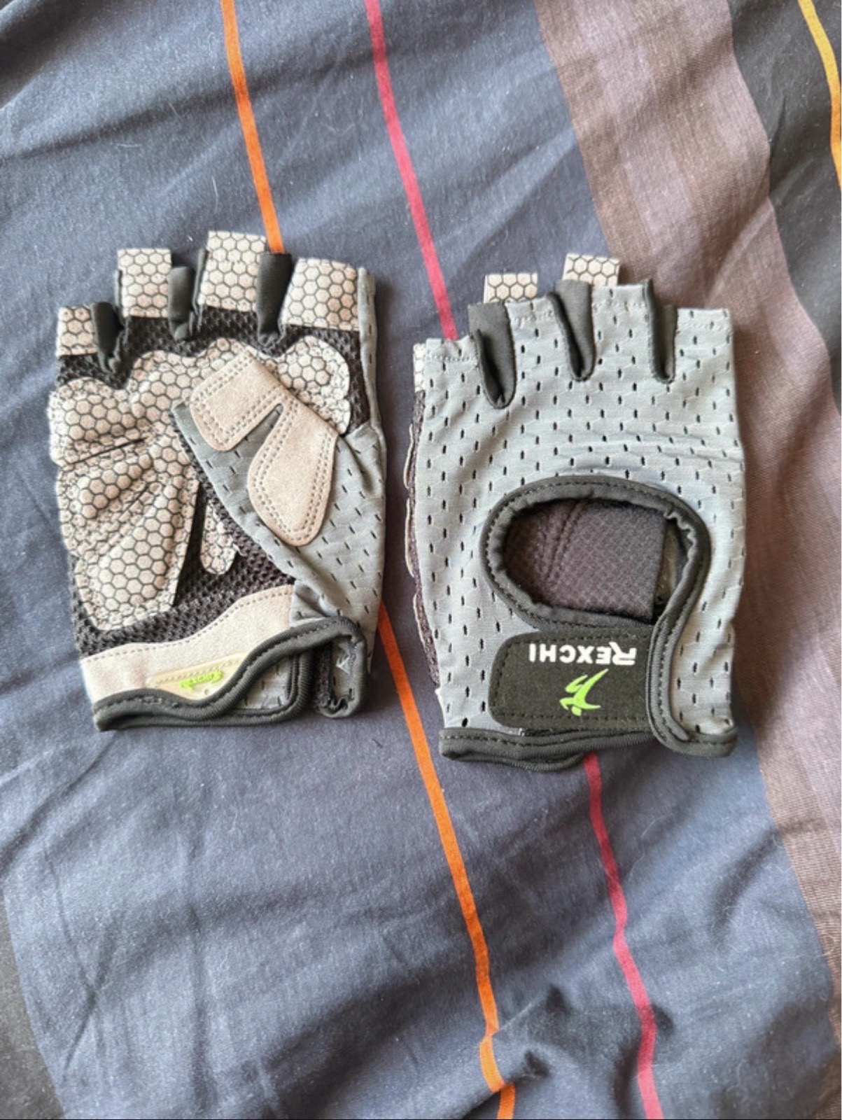 Unisex Breathable Fitness & Cycling Gym Gloves - Grey / Black