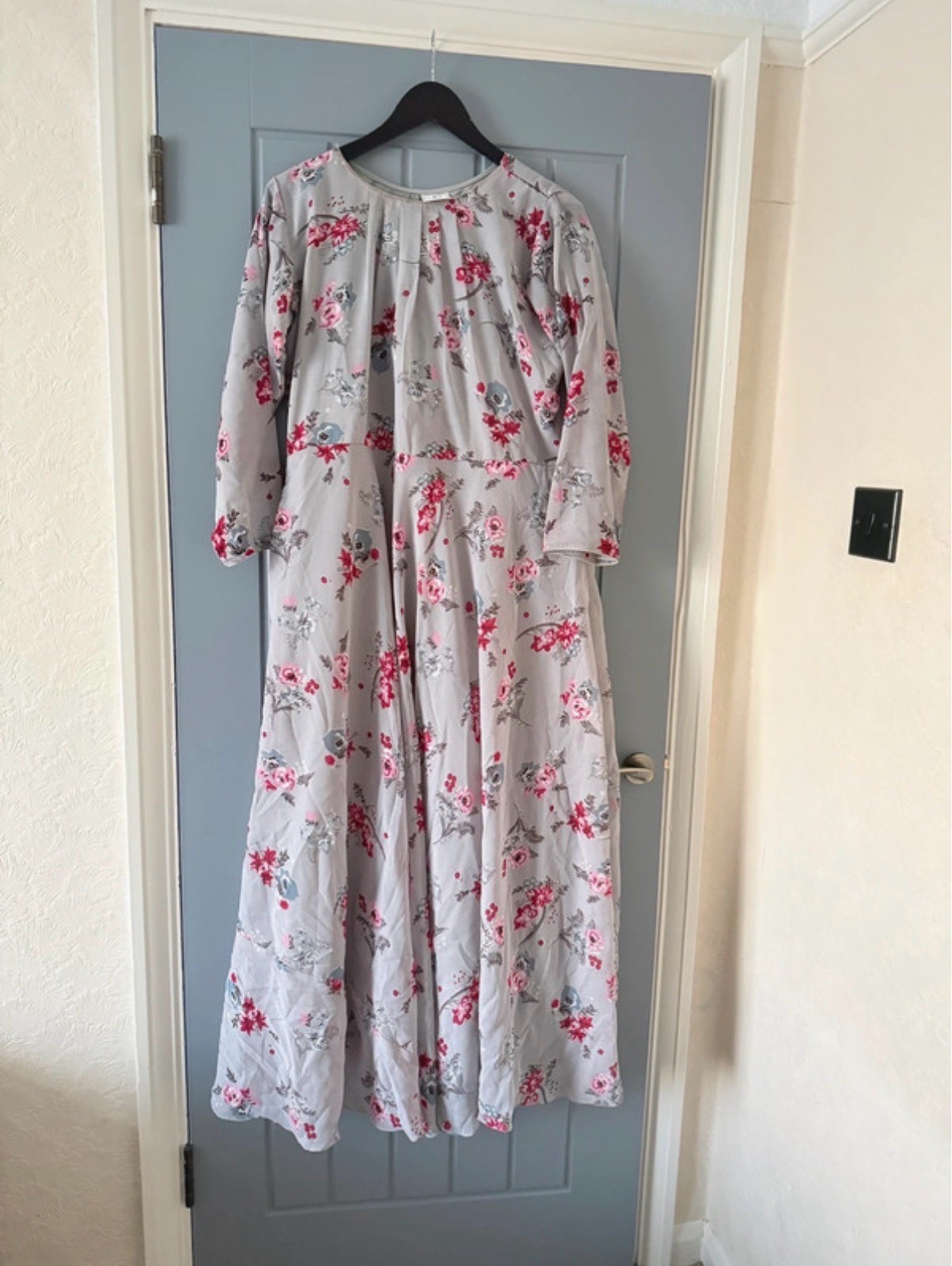Beautiful 3-Piece Pastel Grey Floral Dress / Anarkali Suit - Size XL
