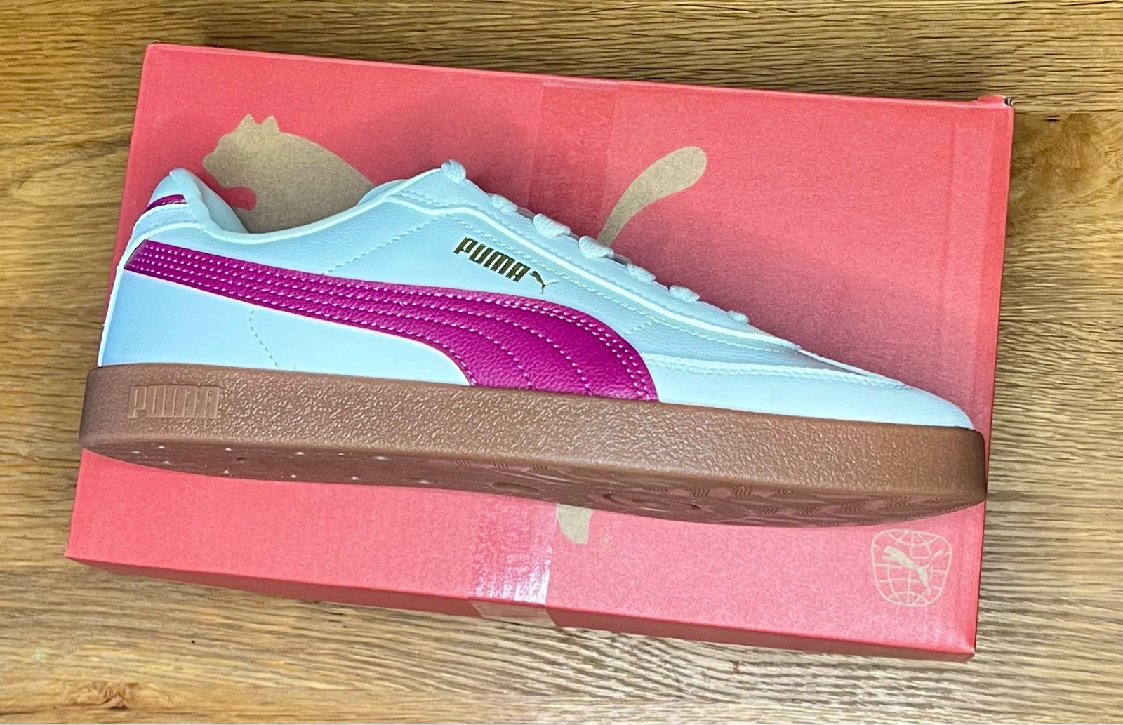 Puma Club II Era size 6