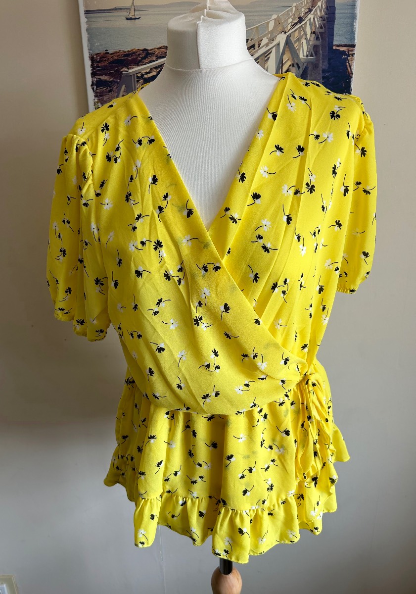 Quiz cute Yellow floral frill peplum wrap summer cottagecore  blouse size 14