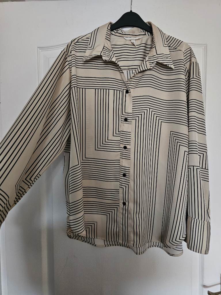 H&M Silky Blouse Size Large 16/18