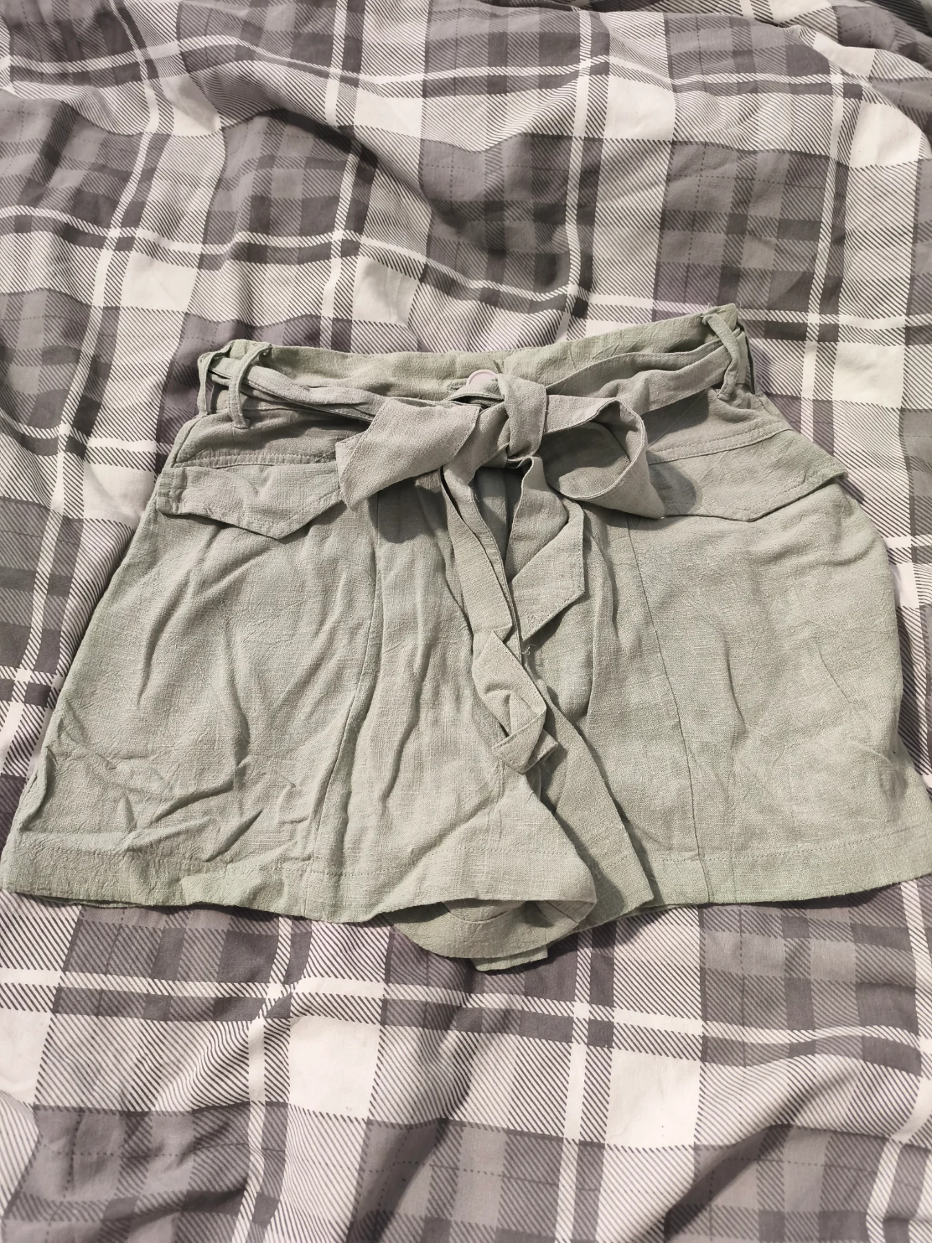 Green bowtie shorts