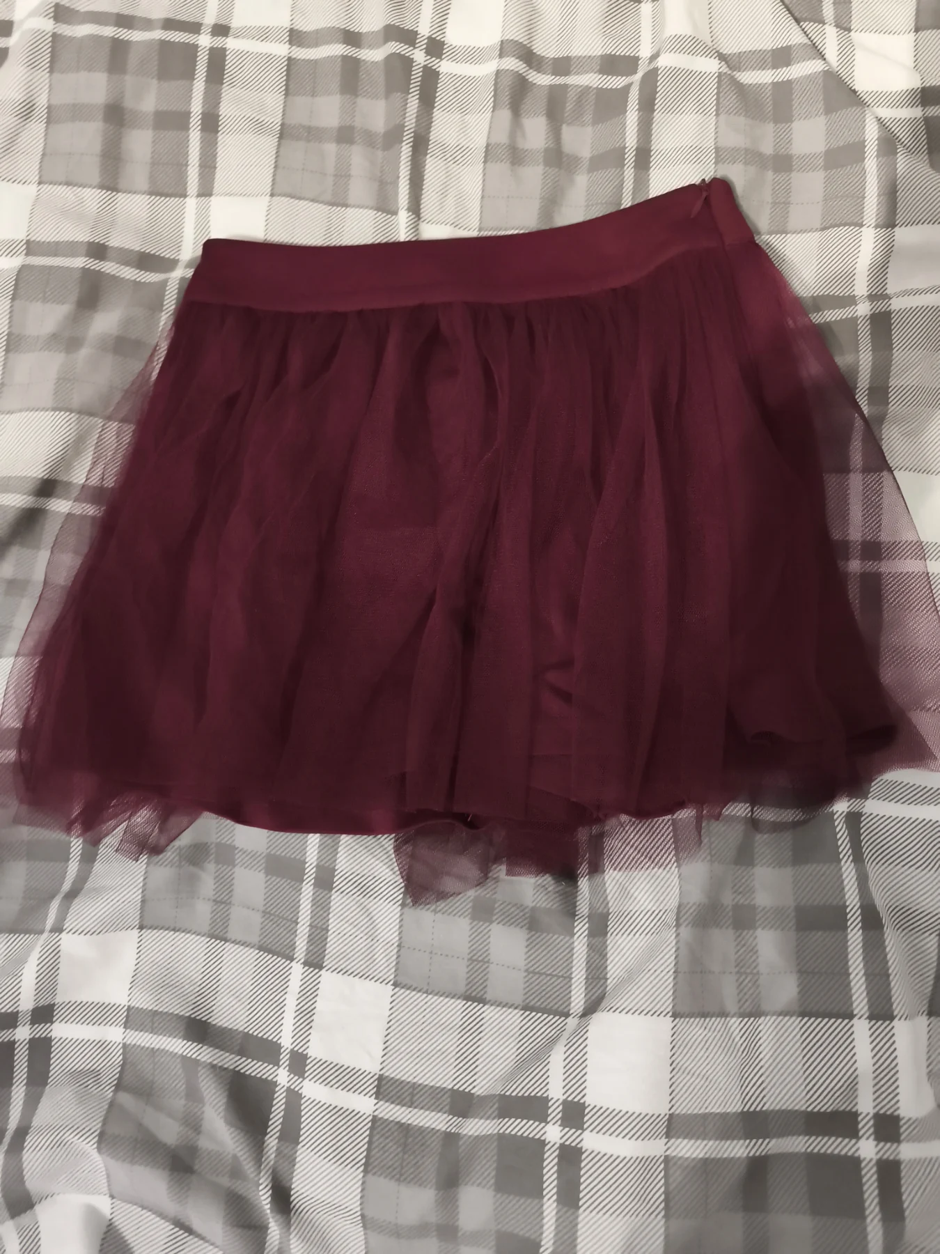 Burgundy tuile short