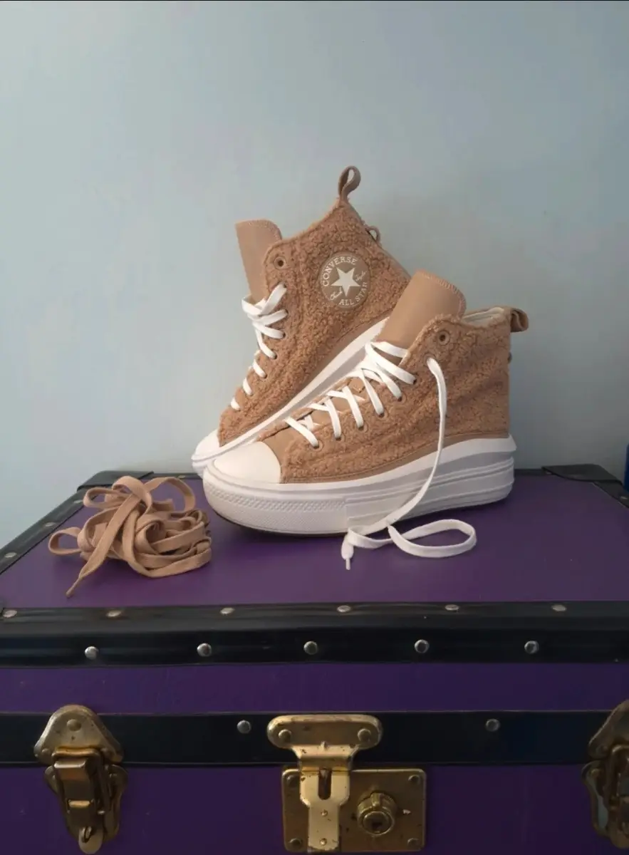 Converse Chuck Taylor sherpa teddy bear womens platform trainers UK size 6