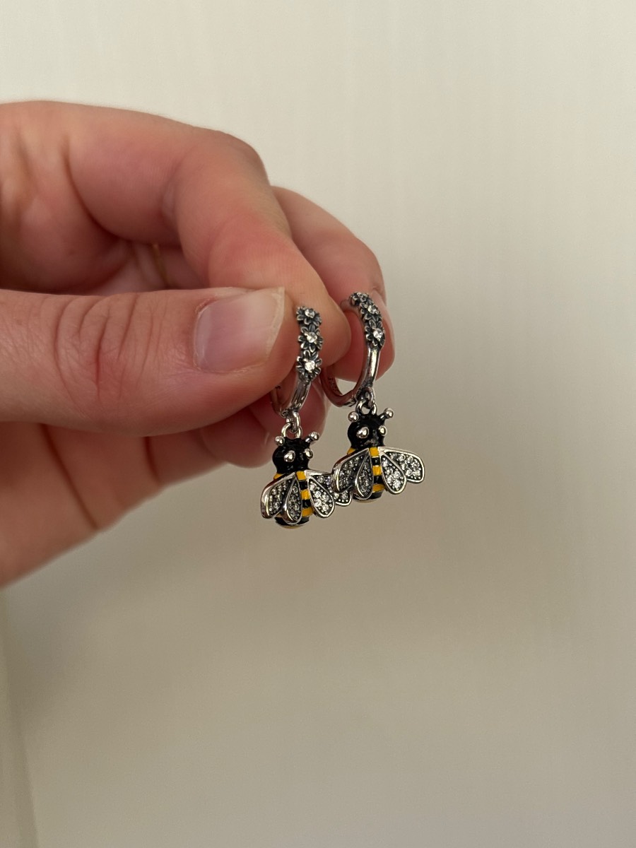Lovely bee earrings yellow and black Huggies