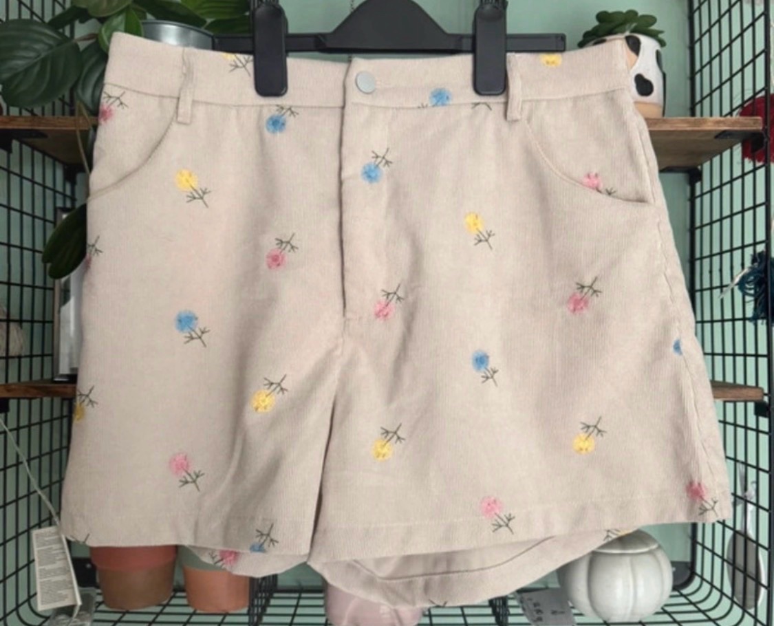 Beige multicoloured Floral Size Large Shorts