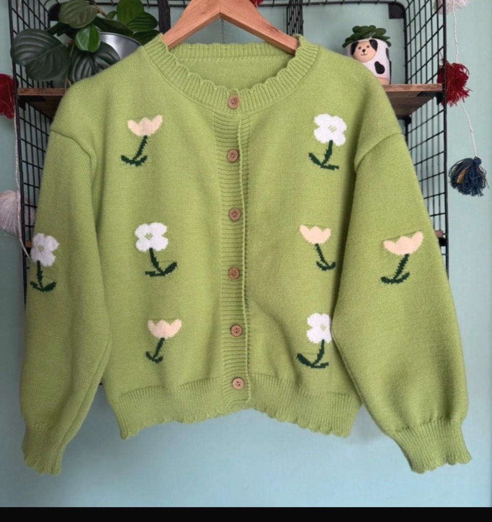 TikTok Size Large Apple Green Flower Cardigan