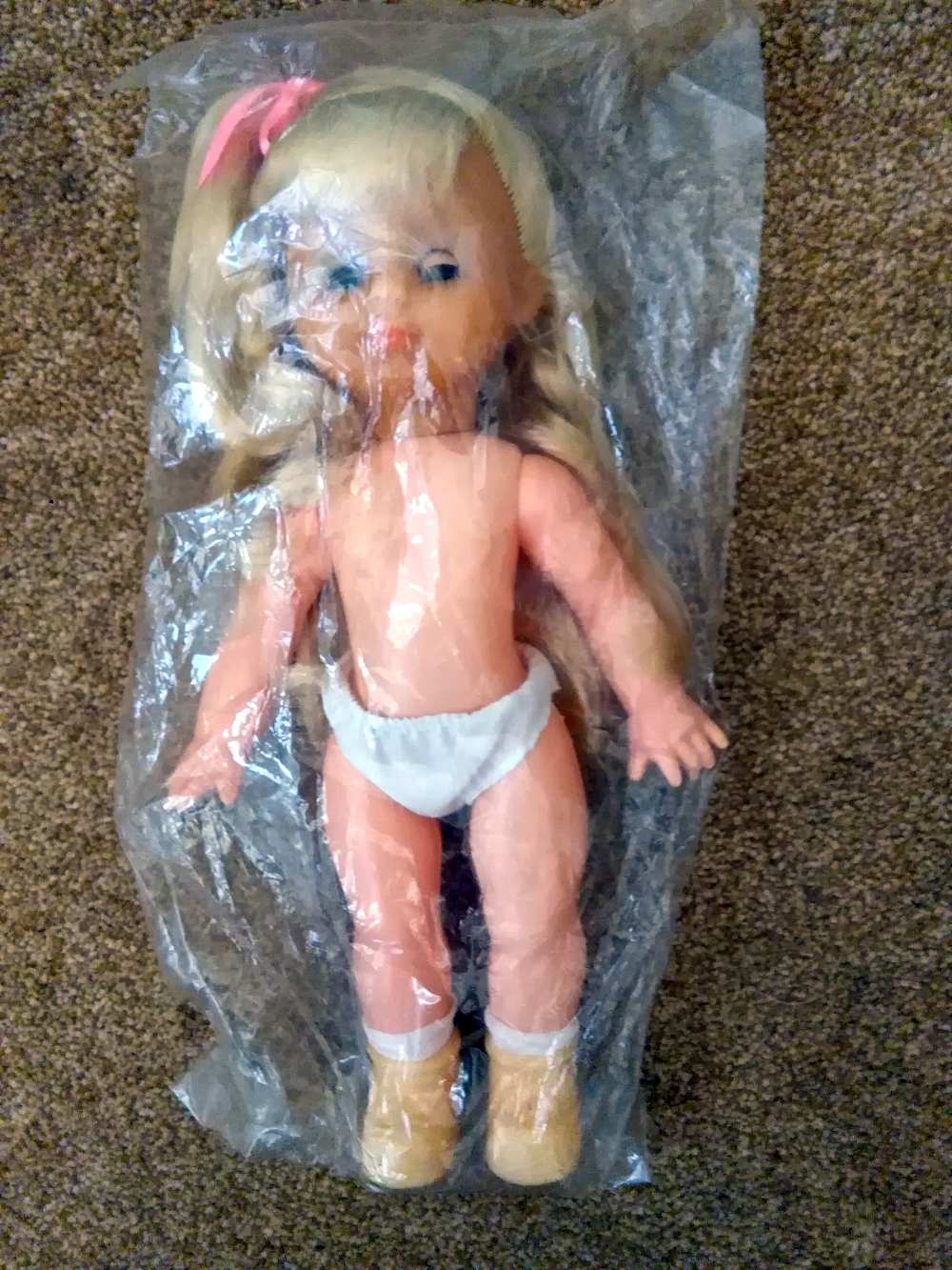 NEW 29 CM Doll Long Blonde Hair Open & Shut Blue Eyes. For Dressing in an outfit