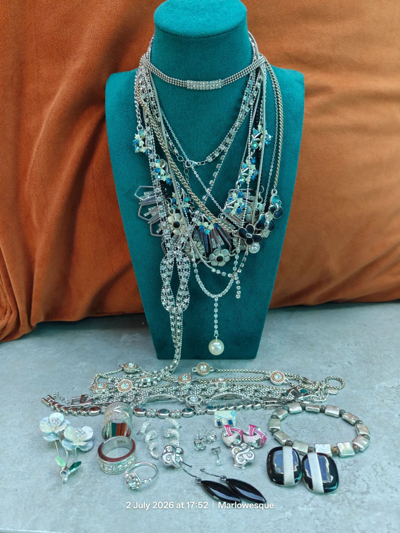 Bundle of Silver Tone Jewellery Mixed Items