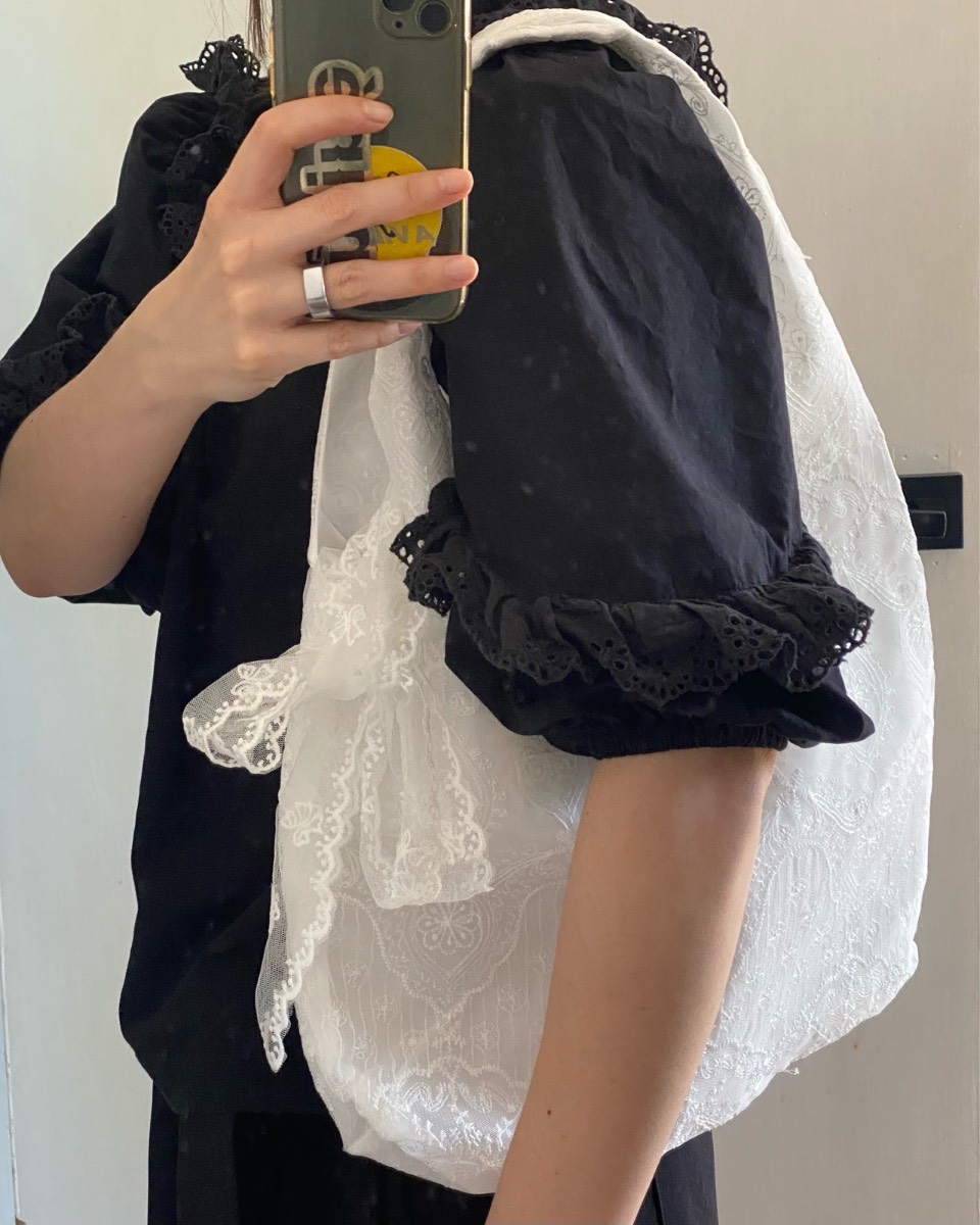 White Embroidered Hobo Tote with Detachable Lace Ribbon - Korean / Japanese / Soft Girl Style