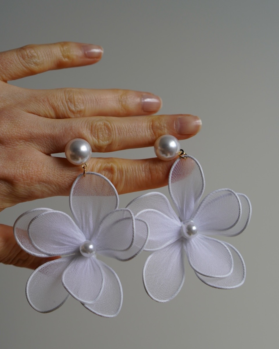 Large White Fabric Flower Earrings – Stunning Bridal / Wedding Statement