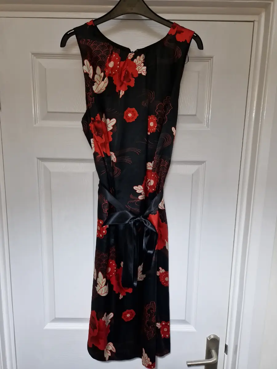Wallis Petite Black & Red Floral Print Dress Size 16