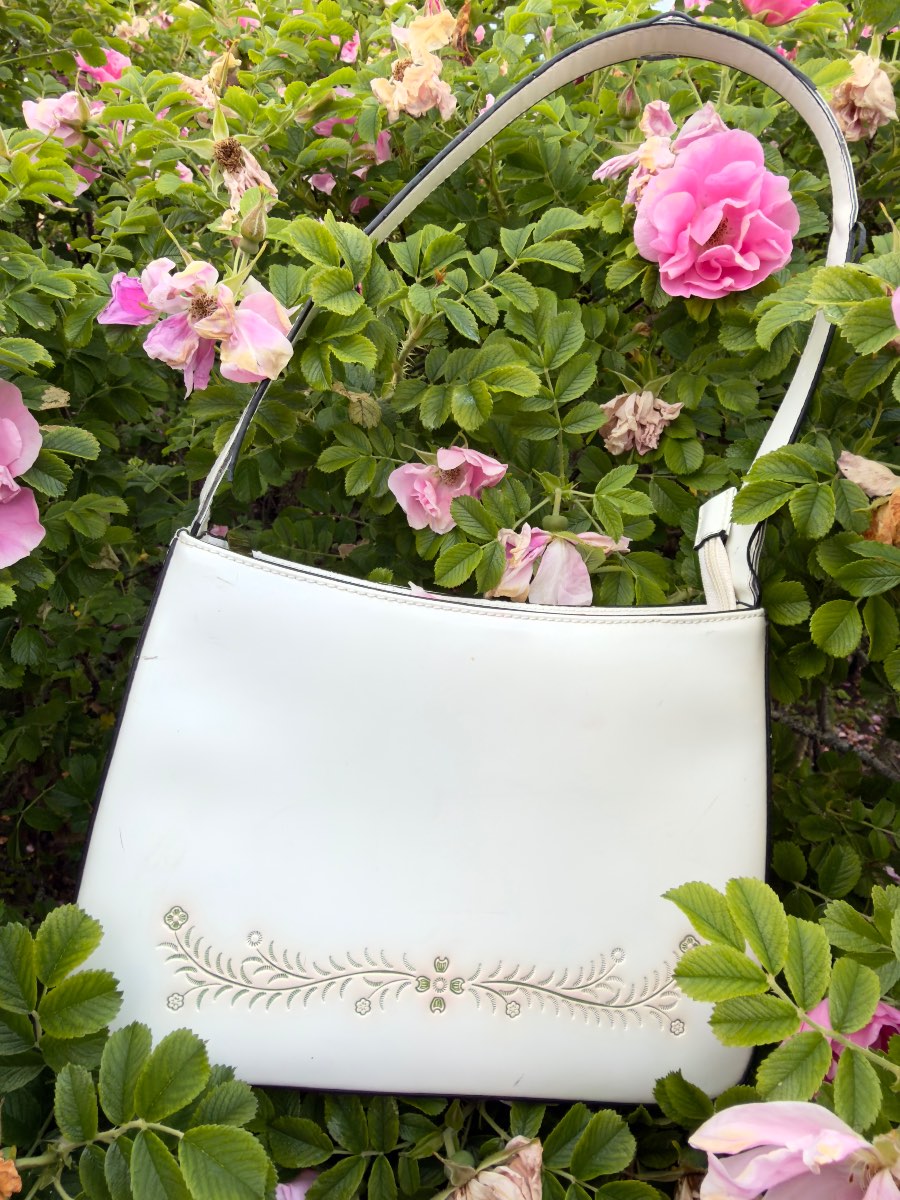 Vintage David Jones White Floral Embossed Shoulder Bag Y